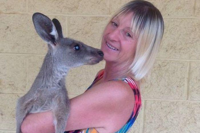 Bijesni kengur napao bračni par, završili u bolnici