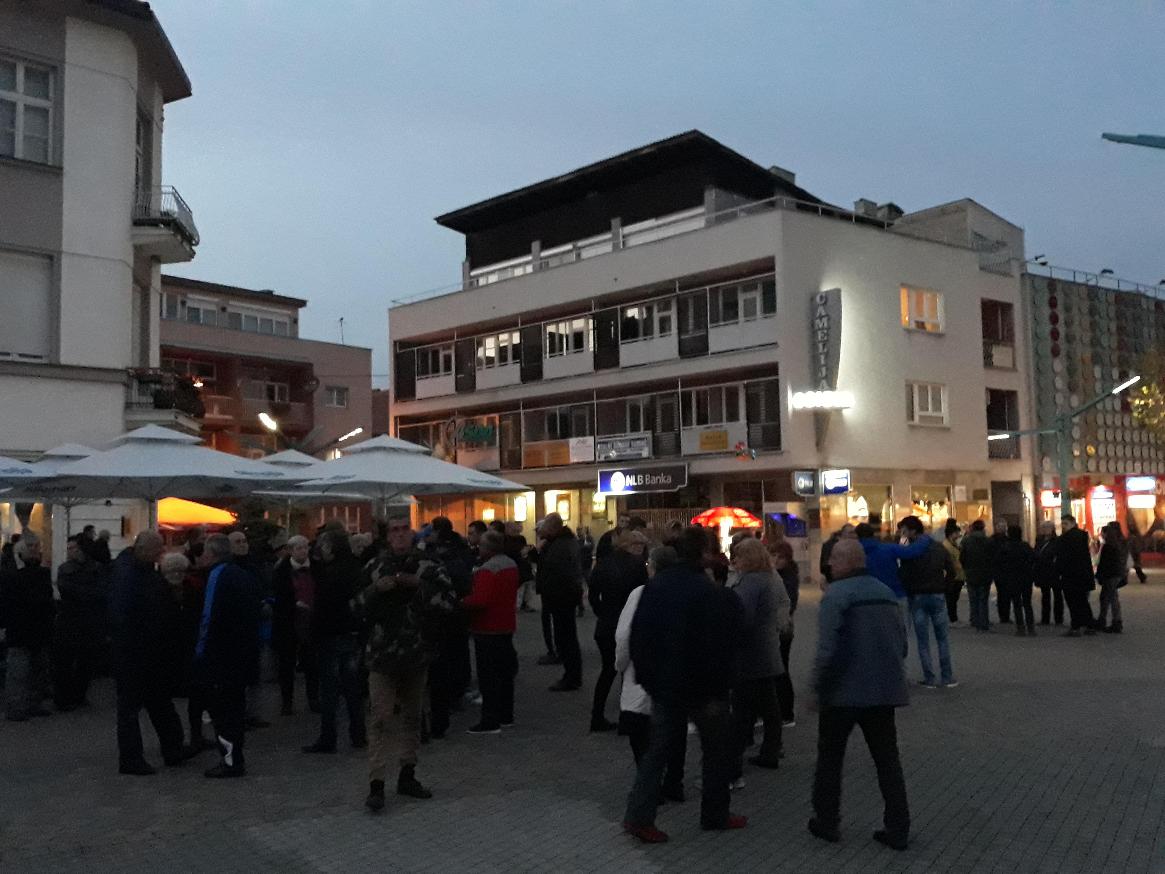 Protesti zbog migrantske krize: U Bihaću se ipak okupilo oko 50 građana