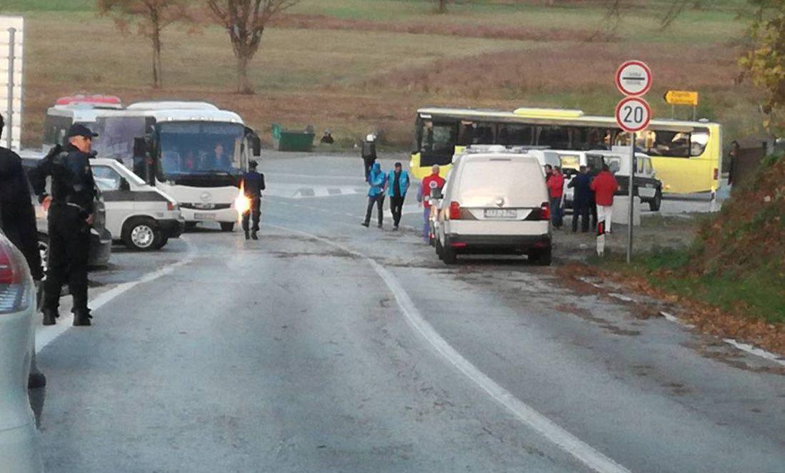 Deblokiran granični prijelaz Maljevac, migranti izmješteni u halu "Miral" u Velikoj Kladuši