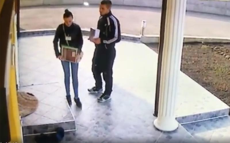 Prepoznajete li lopove: Mladić i djevojka, pod krinkom da prikupljaju pomoć, ukrali patike ispred kuće
