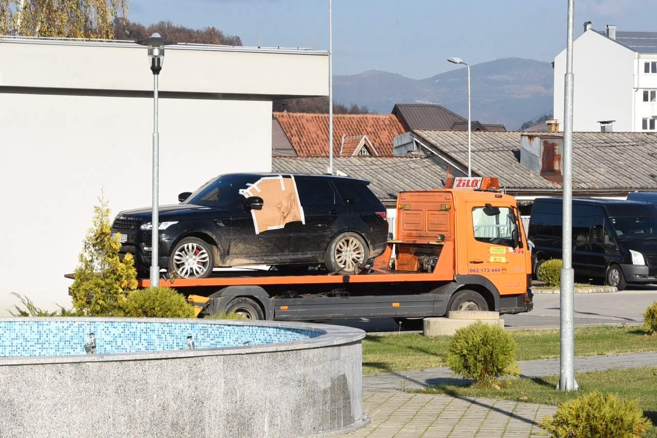 Range Rover bio na rezervi, policajci ih pohapsili kada se Jovičić pojavio s kanisterom nafte