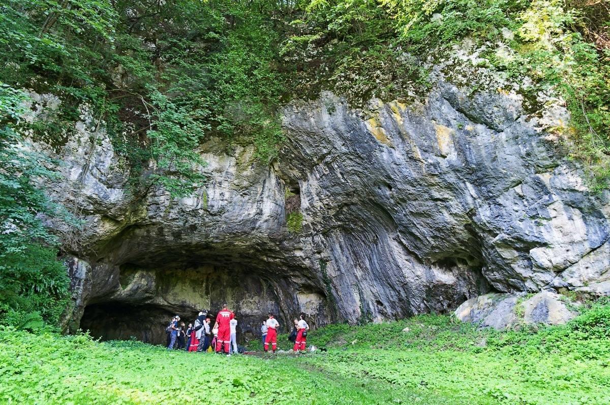 Ulaz u Hrustovačku pećinu kod Sanskog Mosta - Avaz