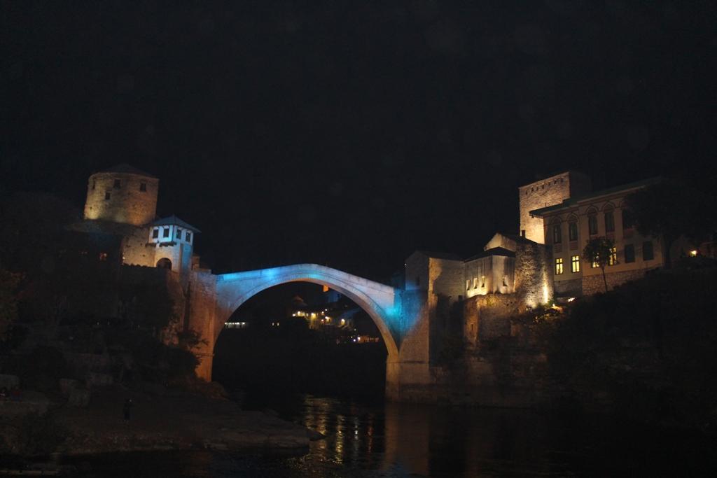 Stari most osvijetljen povodom sto godina od završetka Prvog svjetskog rata