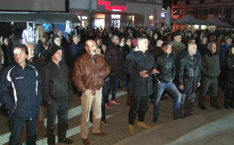 Nekoliko stotina građana protestiralo - Avaz