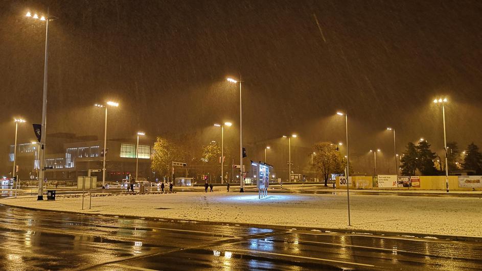 Snijeg pao i u Zagrebu - Avaz