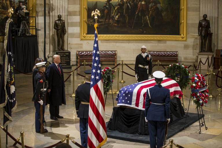 Kovčeg s posmrtnim ostacima Džordža Buša stigao u Vašington