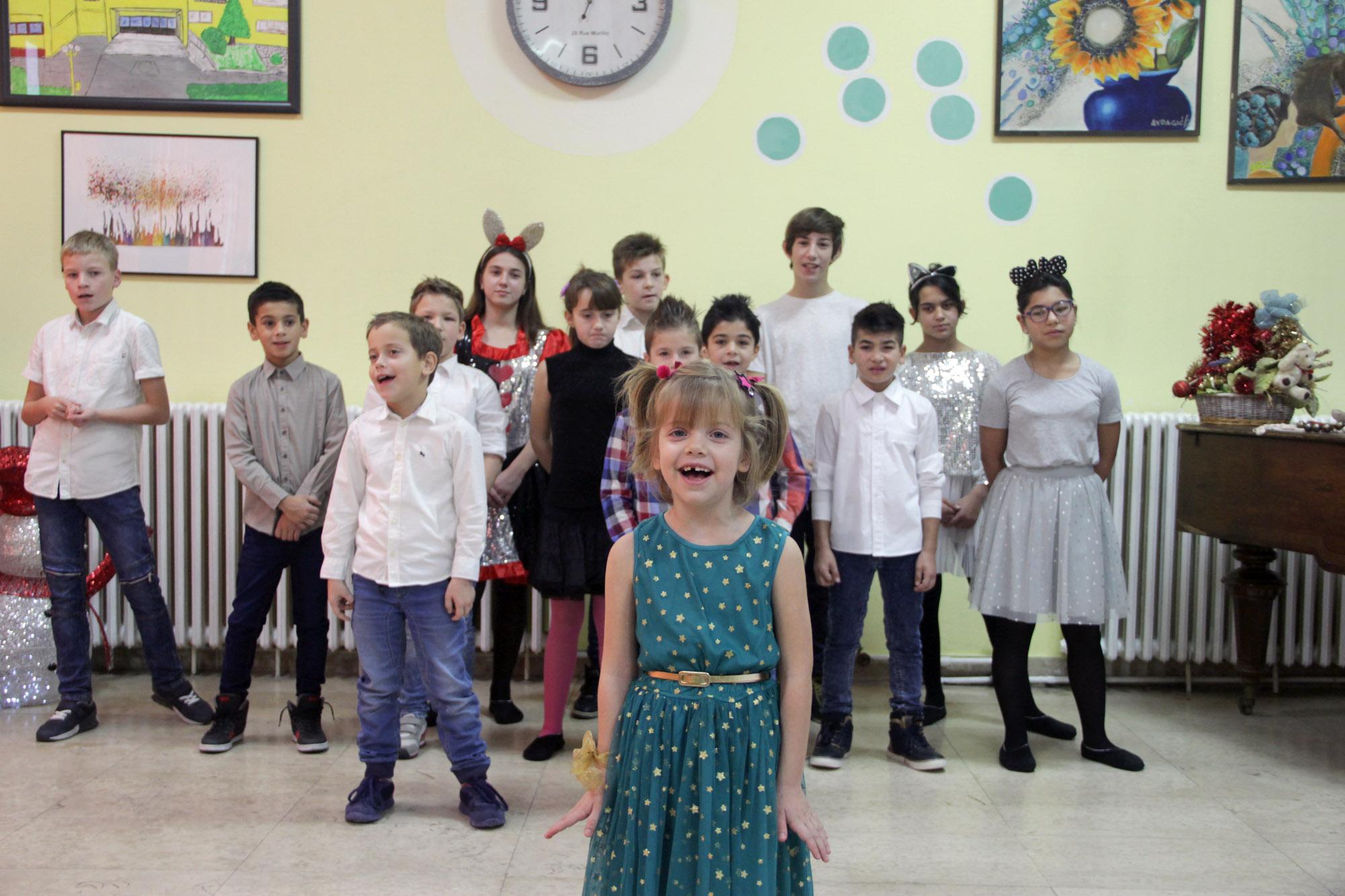 Mališani svih uzrasta uvježbavaju pjesmice za priredbu (Foto: A. Bajrić) - Avaz
