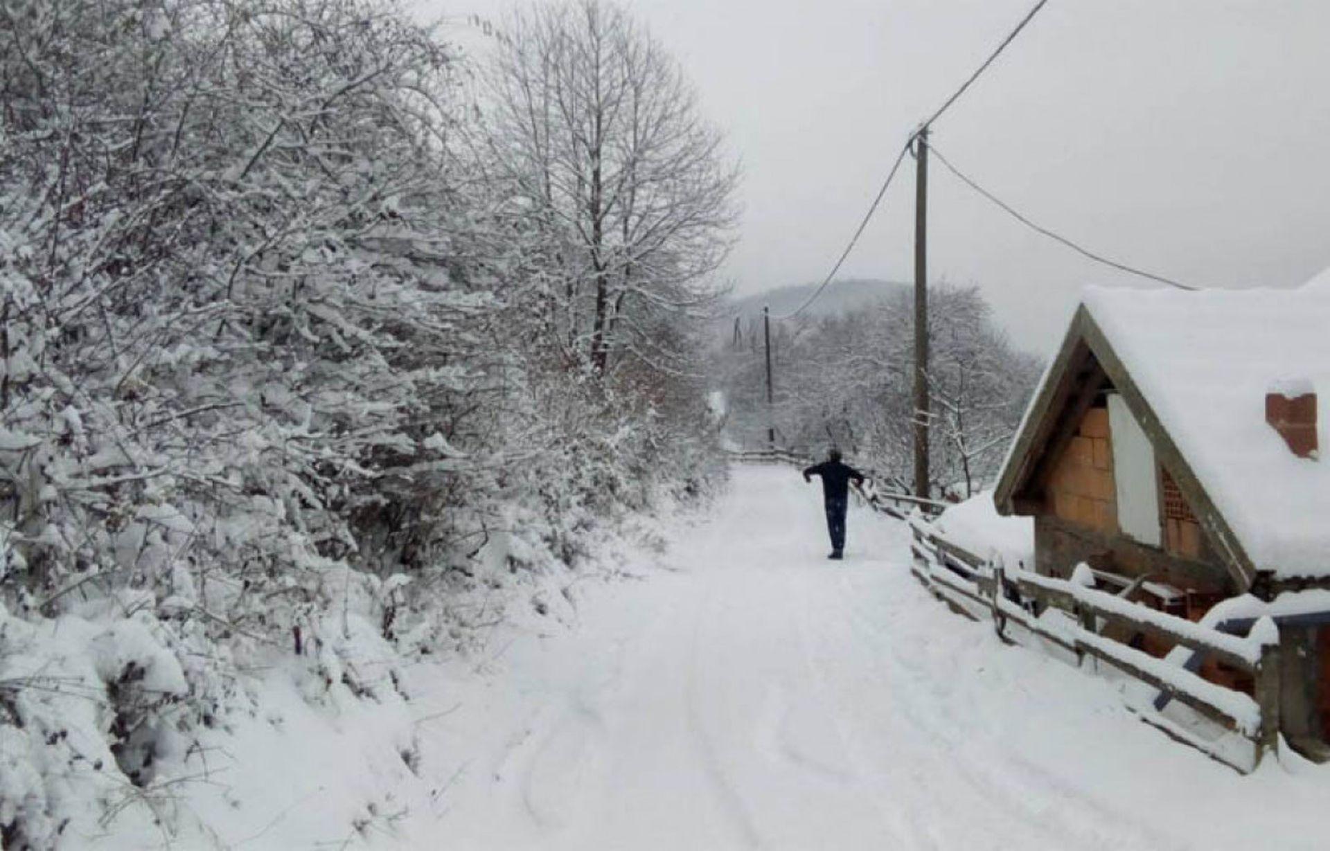 Novi snijeg je otežao saobraćaj do Podravanja i Kruševog Dola - Avaz