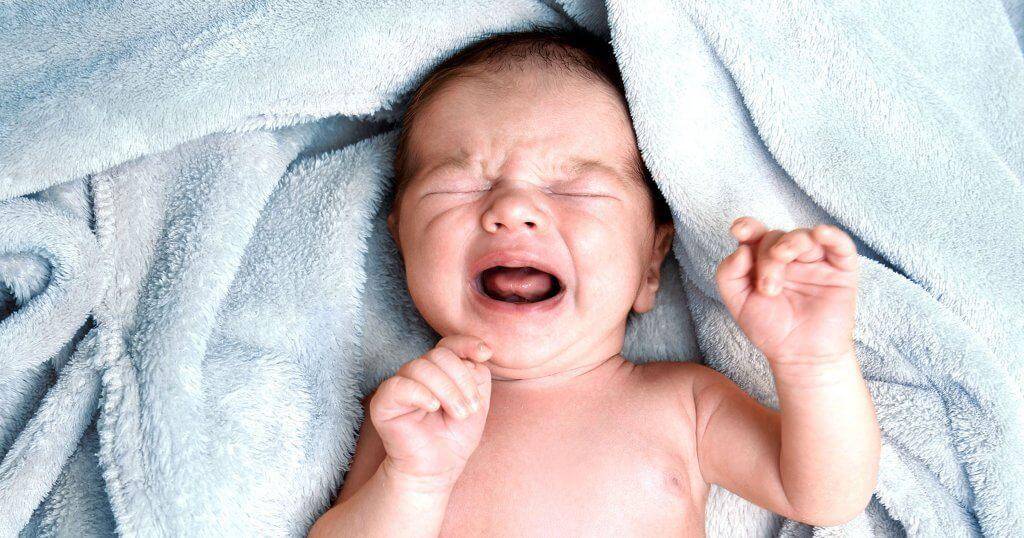 Zašto tek rođene bebe plaču bez suza?