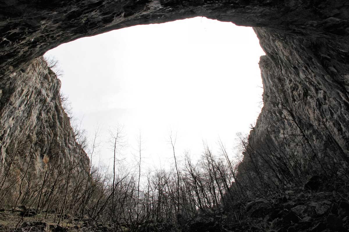 Ulaz u pećinu je impozantne veličine - Avaz