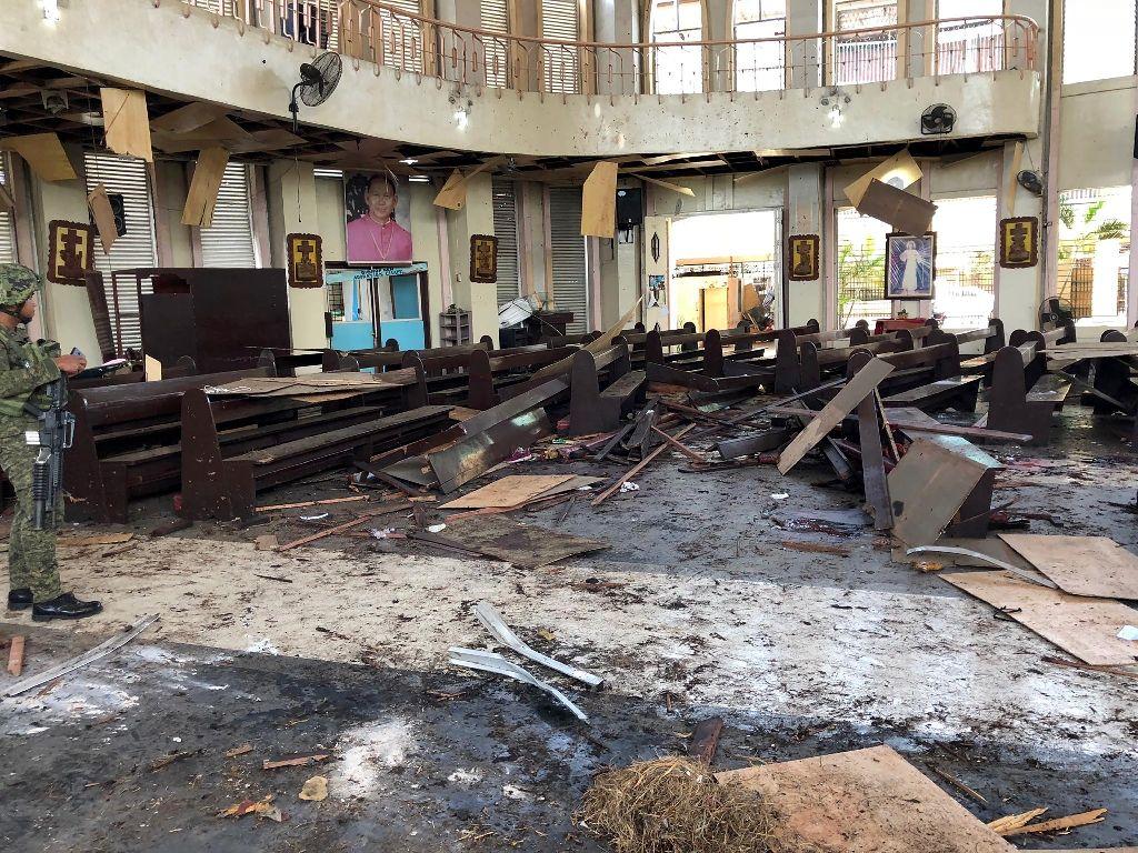 U bombaškom napadu u katedrali 27 osoba poginulo