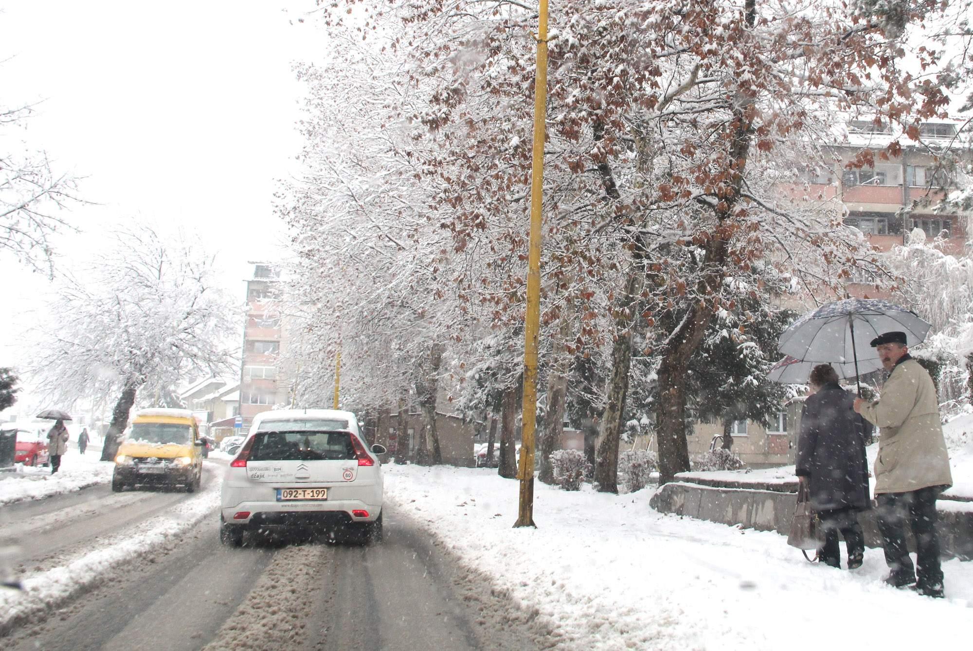 Na snazi su zimski uslovi vožnje - Avaz