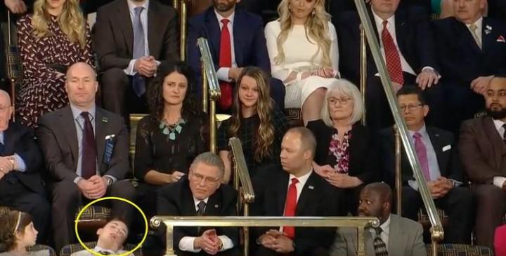 Mali Džošua Tramp zaspao za vrijeme predsjedničkog govora