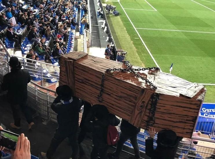 Alavesovi navijači protestirali lažnom sahranom zbog TV prava i rasporeda utakmica