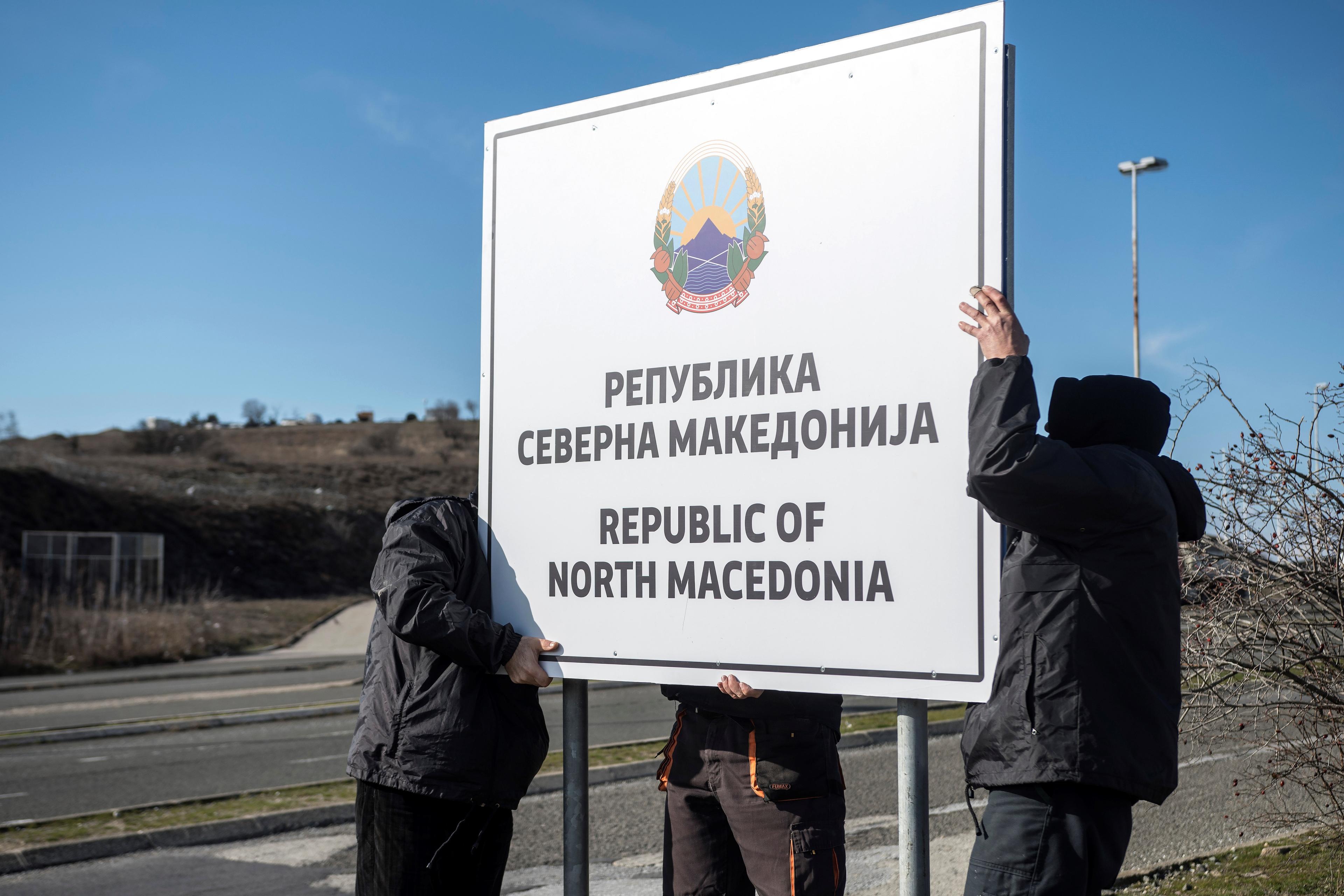 Na makedonskim granicama table s novim imenom
