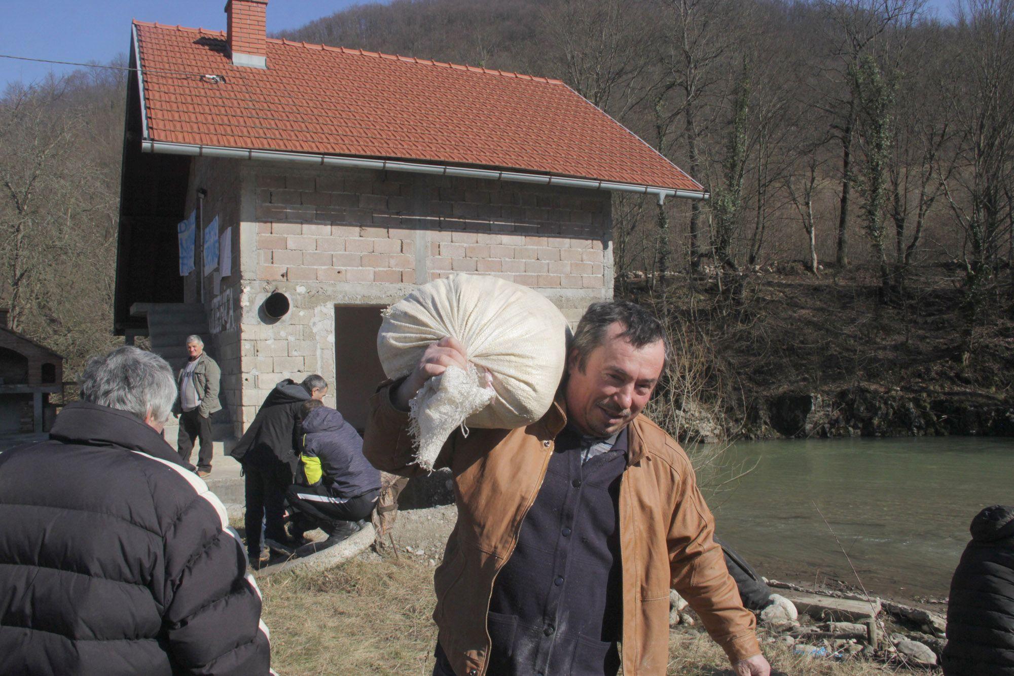 I danas u vodenicu dolaze ljudi iz zvorničkih sela, iz Kalesije, Sapne - Avaz