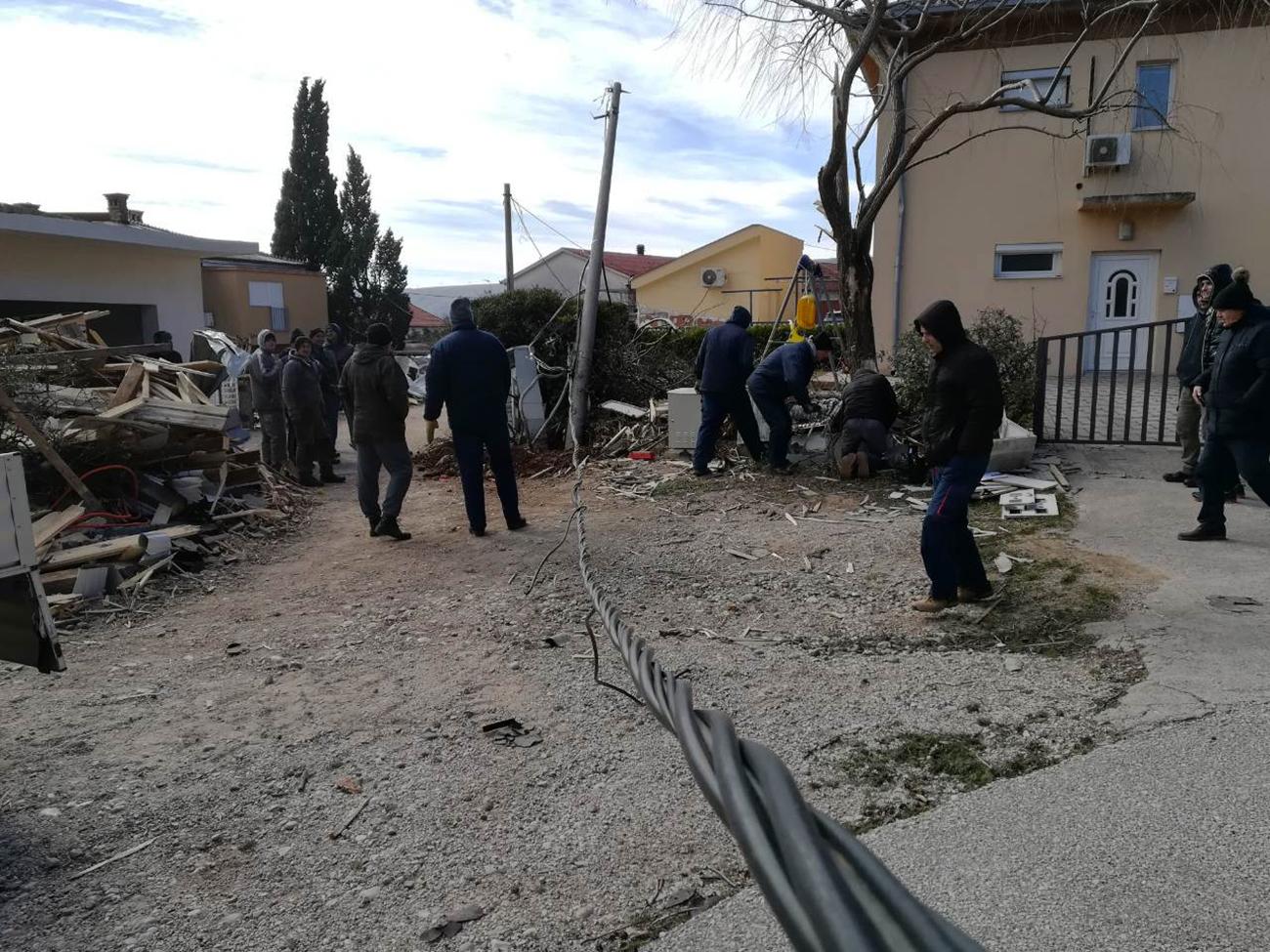Posljedice bure u Mostaru - Avaz