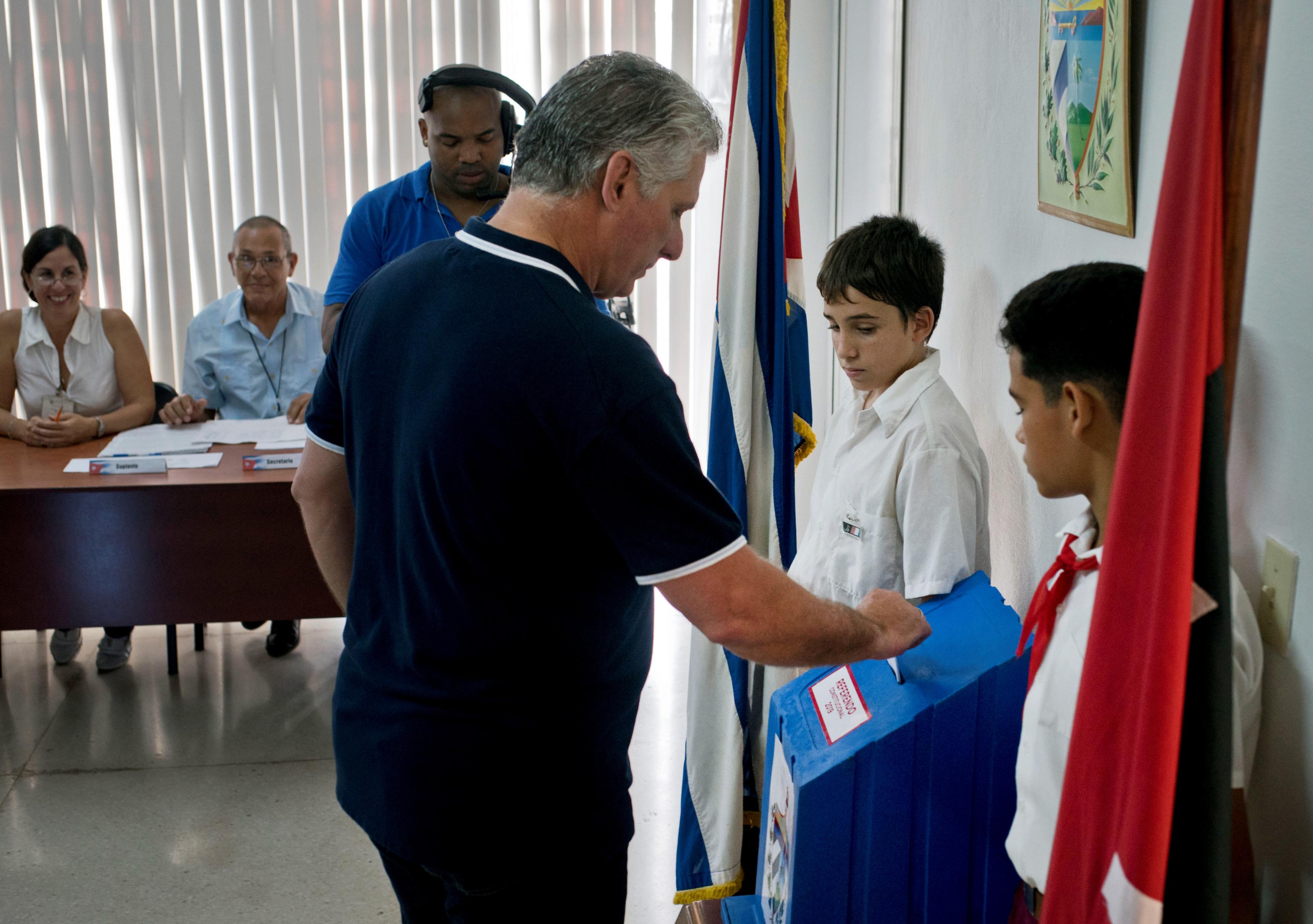 Kubanci glasali za novi ustav: Ostaju komunistička zemlja