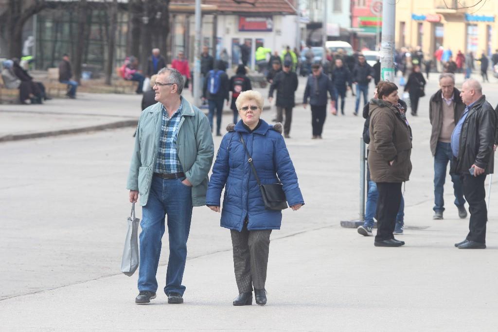 Brojni Zeničani na ulicama - Avaz