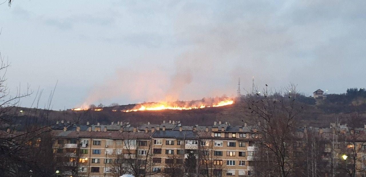 Požar na Brdu Mojmilo - Avaz