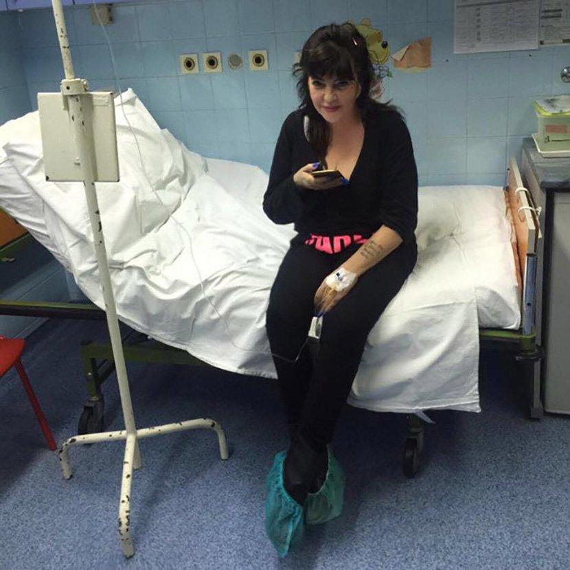 Na Facebooku Divna objavila fotografiju iz bolnice, ali ju je ubrzo i obrisala - Avaz