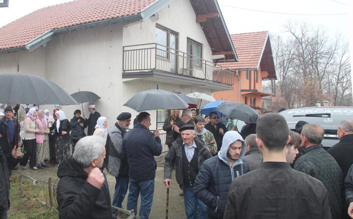 Dženaza održana na mezarju u Gornjim Živinicama - Avaz