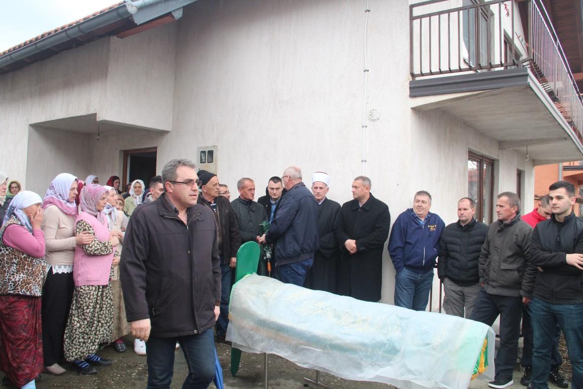 Dženaza održana na mezarju u Gornjim Živinicama - Avaz