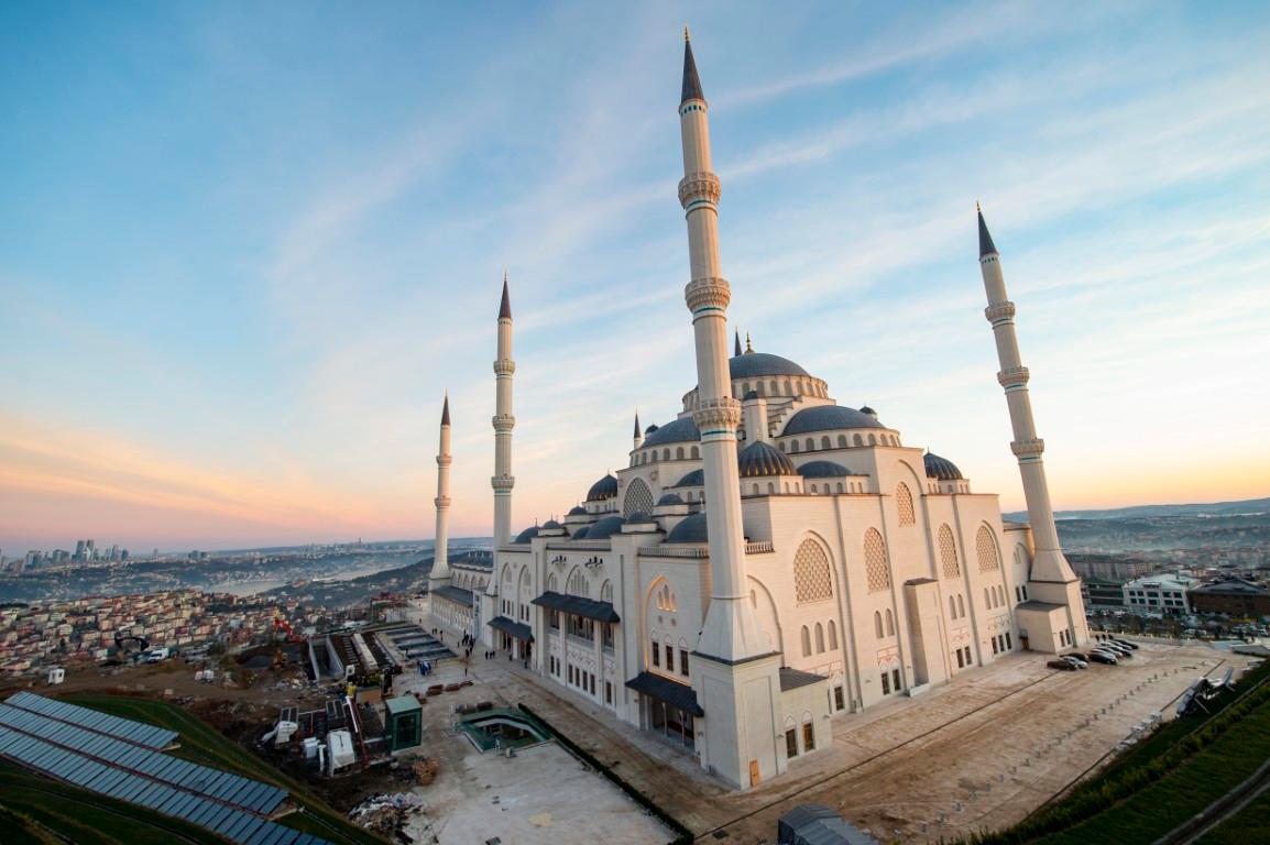 Istanbulska ljepotica u punom sjaju: Otvorena najveća džamija u Turskoj