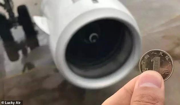 Kinez oštro kažnjen zbog bacanja novčića u motor aviona