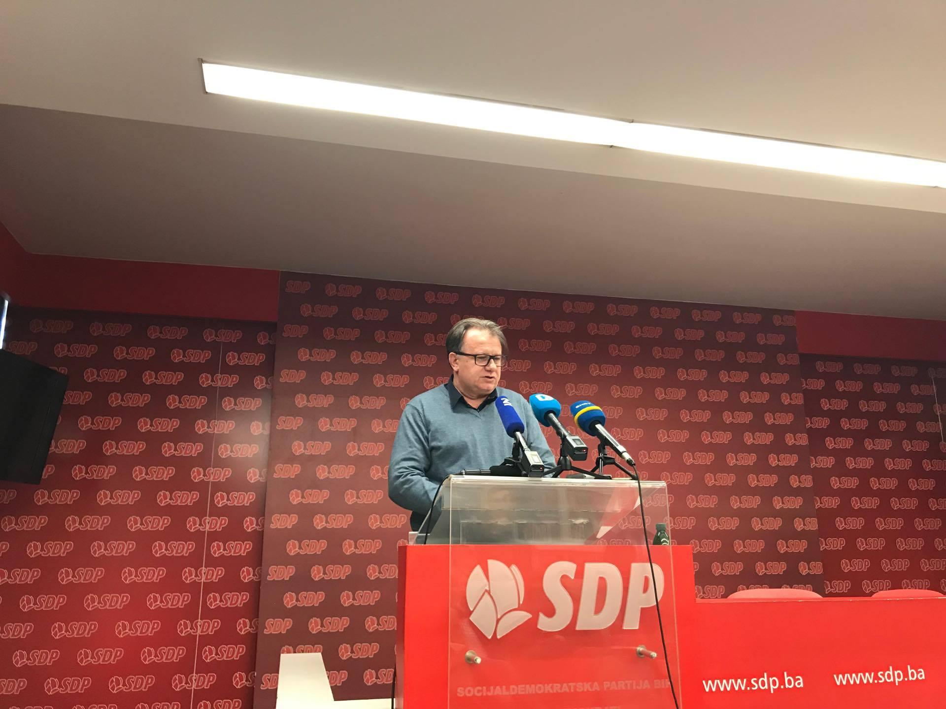 Nikšić: Odluka da KO SDP-a Tuzla ne ide u vlast s nacionalnim strankama donesena većinom glasova