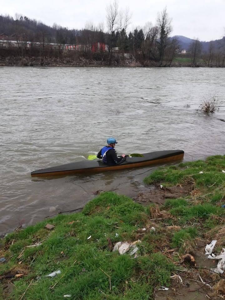 Ni traga o Vinku Viliću, koji je skočio u rijeku Bosnu