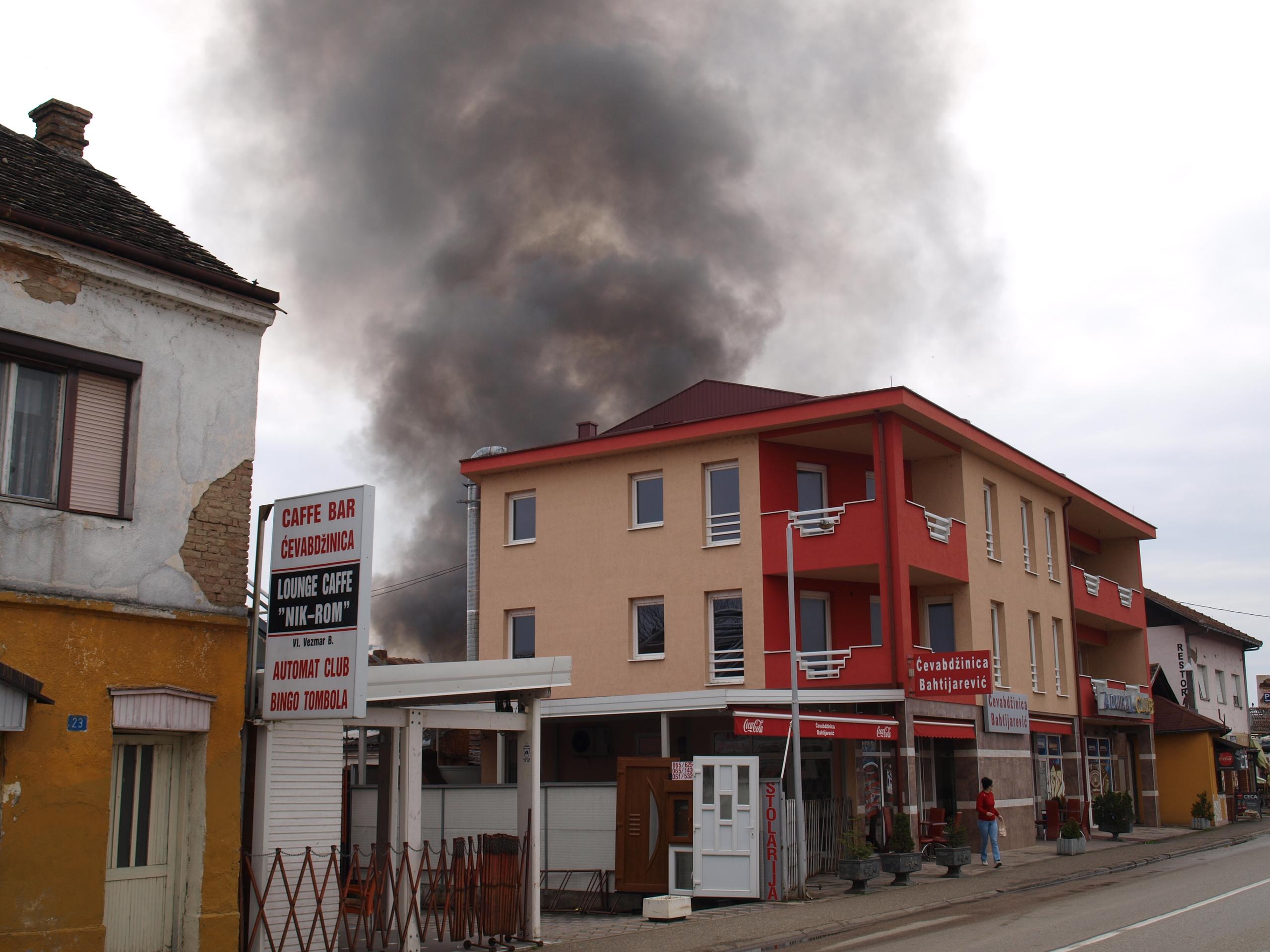 Požar u Bosanskoj Gradišci: Policija na terenu - Avaz