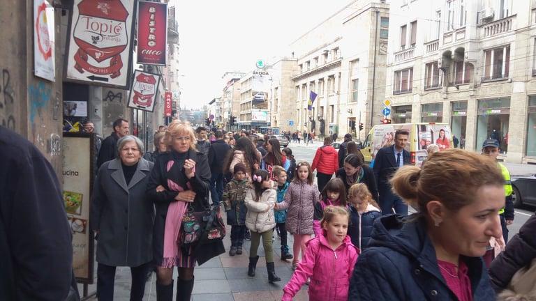 Šetnja građana kroz glavne ulice grada - Avaz