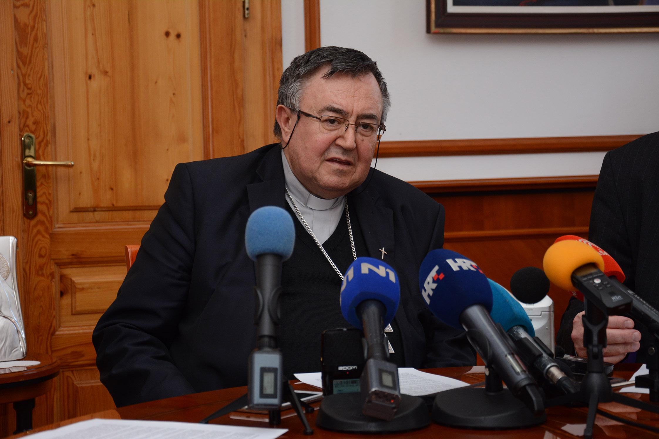 Kardinal Puljić: Nijedan sud ne može nadoknaditi ono što je rat ostavio