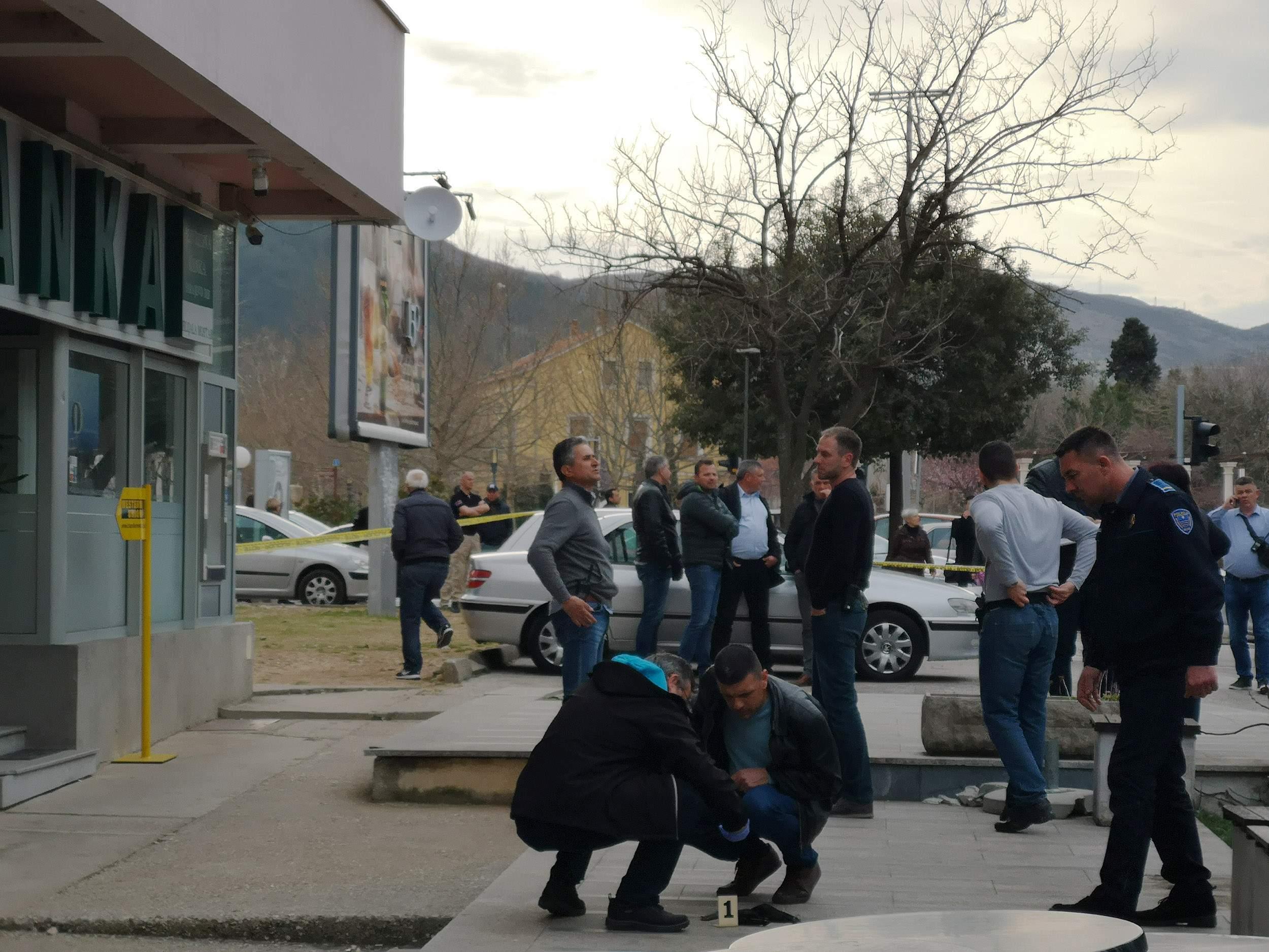 Policija na uviđaju nakon svojevrsne talačke krize u banci - Avaz