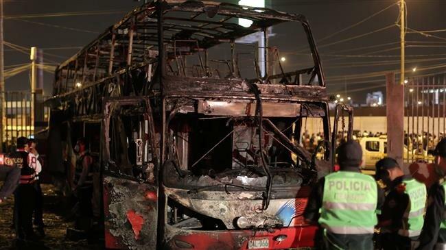 Najmanje 20 poginulih u požaru u autobusu u Limi