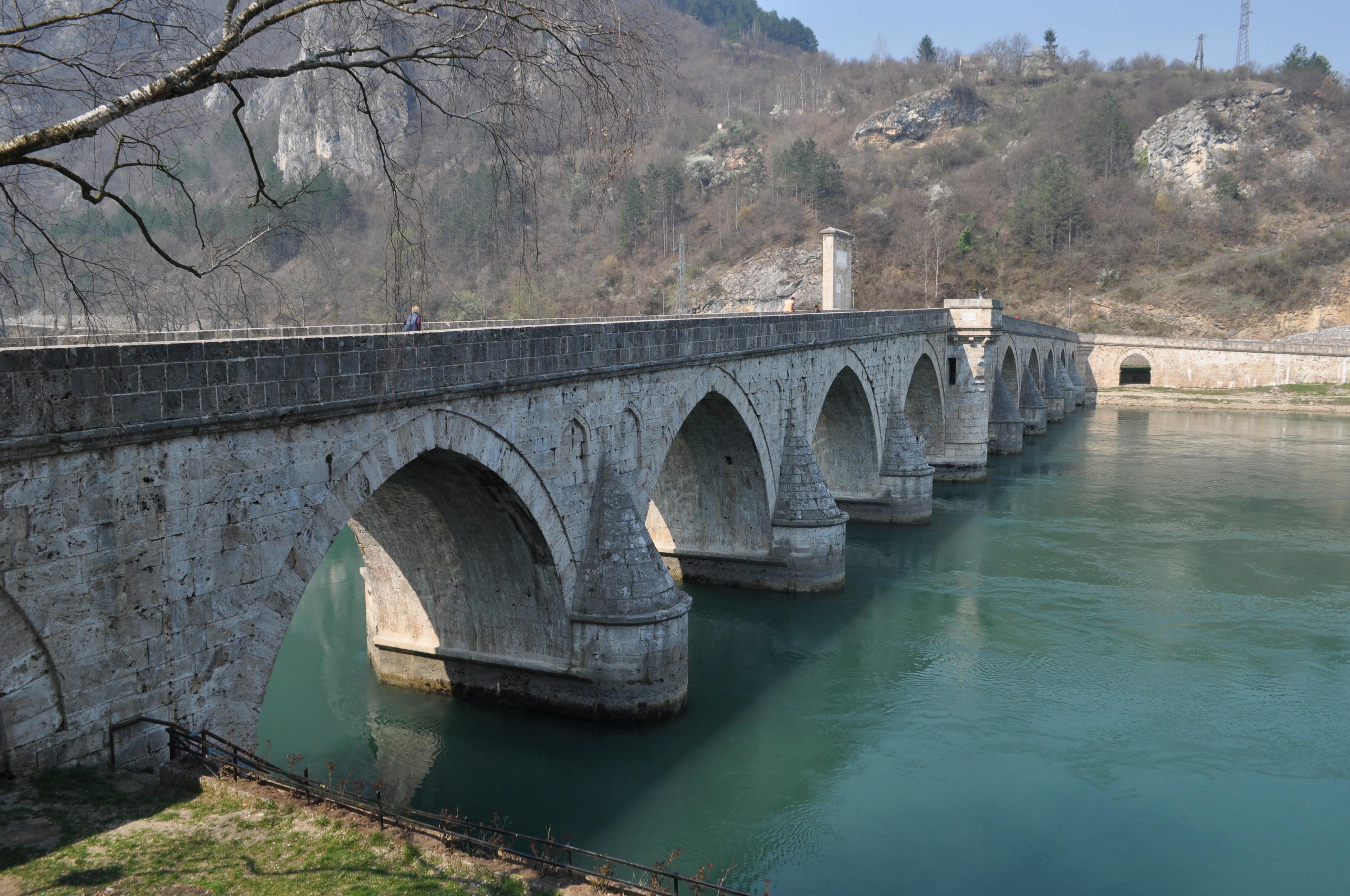 Svečano uručena upotrebna dozvola za most Mehmed-paše Sokolovića u Višegradu