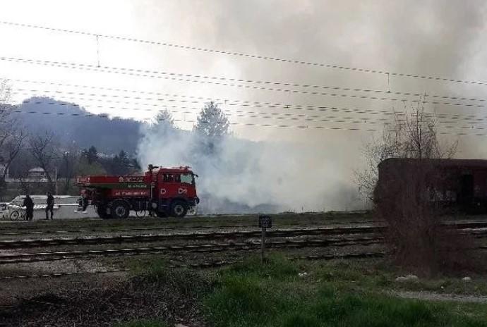 U blizini Željezničke stanice u Visokom izbio požar - Avaz