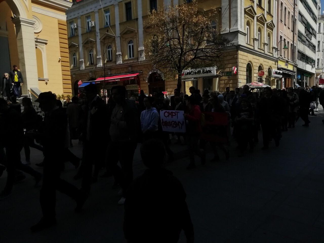 Mirna šetnja mladih protiv fašizma centrom Sarajeva - Avaz