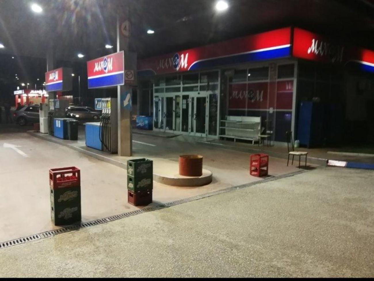 Radnici kolektivnim otkazom zbog malih plaća zatvorili benzinsku pumpu