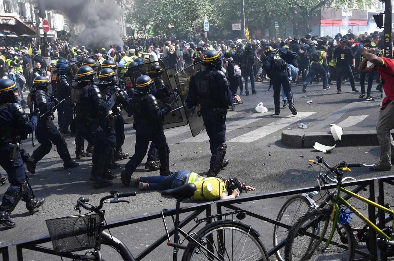 Protesti "žutih prsluka": Demonstranti pozivali policajce na samoubistvo