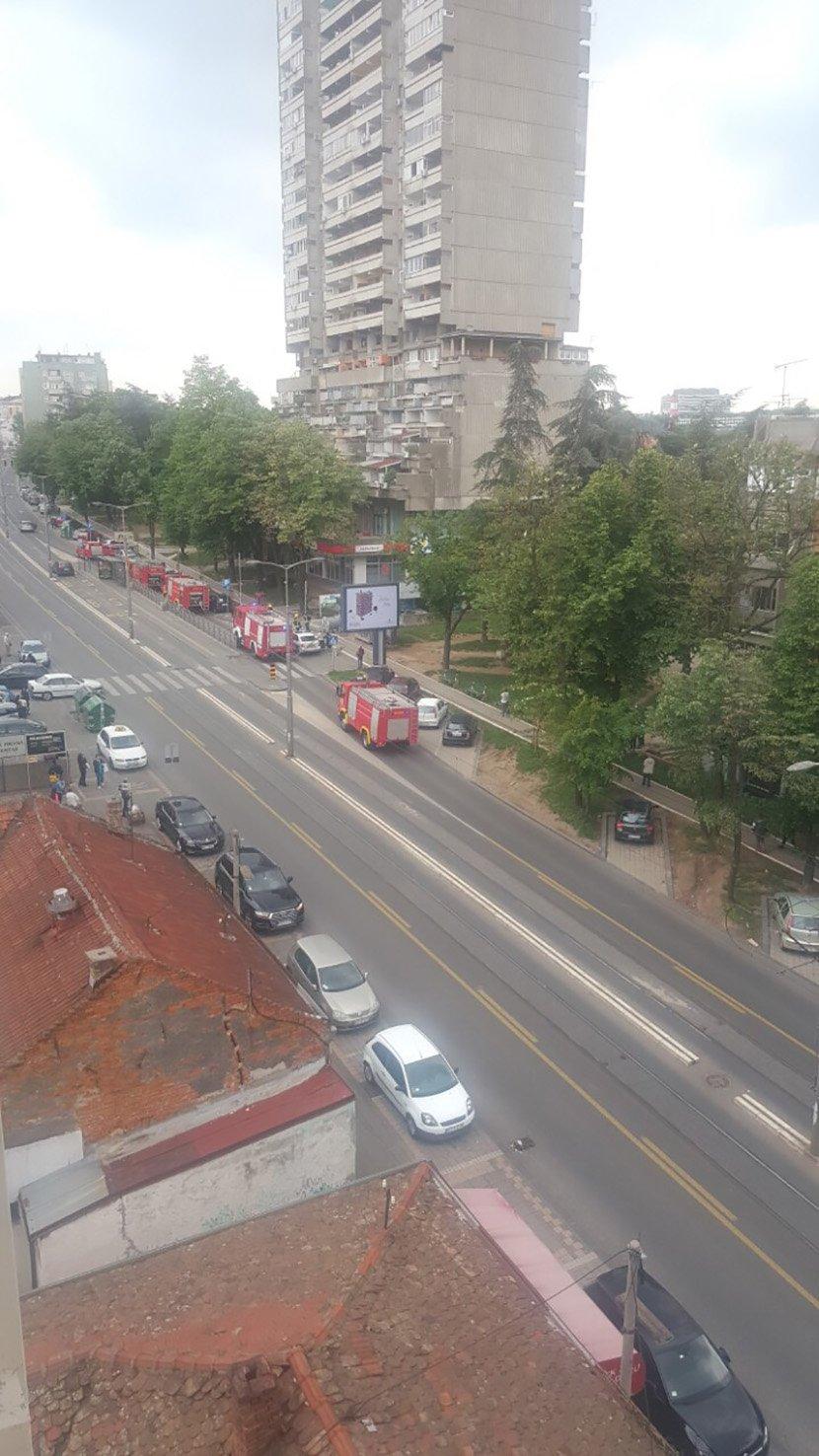 Jak dim i vatra kuljaju sa zgrade u Ulici Vojvode Stepe 118 - Avaz