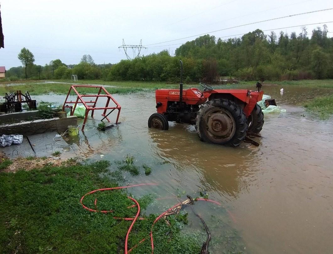 Novi problemi: Poplavljena naselja u Lukavcu
