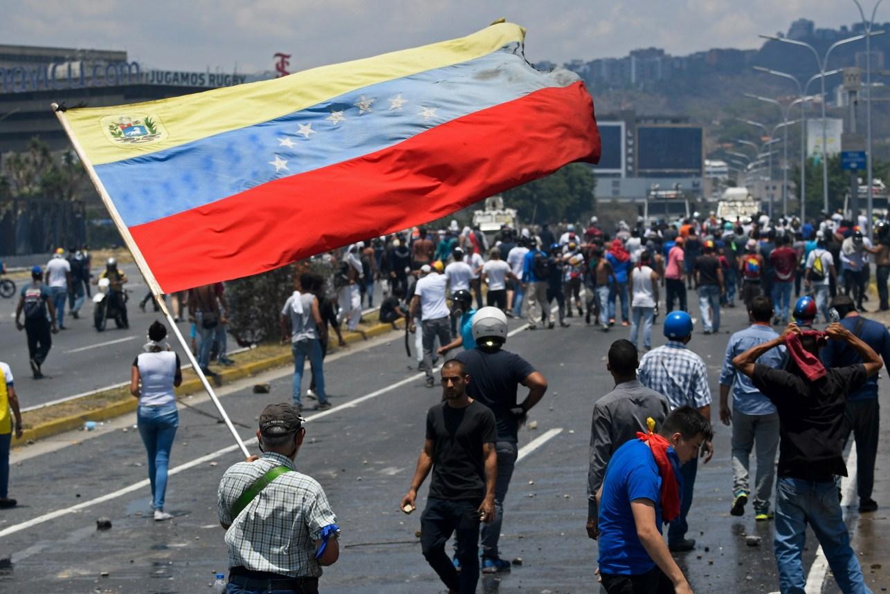 Haotično stanje u Karakasu - Avaz