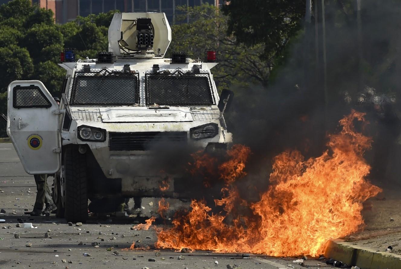 Nastavlja se haos u Venecueli: Gvajdo najavio velike proteste na Prvi maj, Maduro mu poručio da je poražen