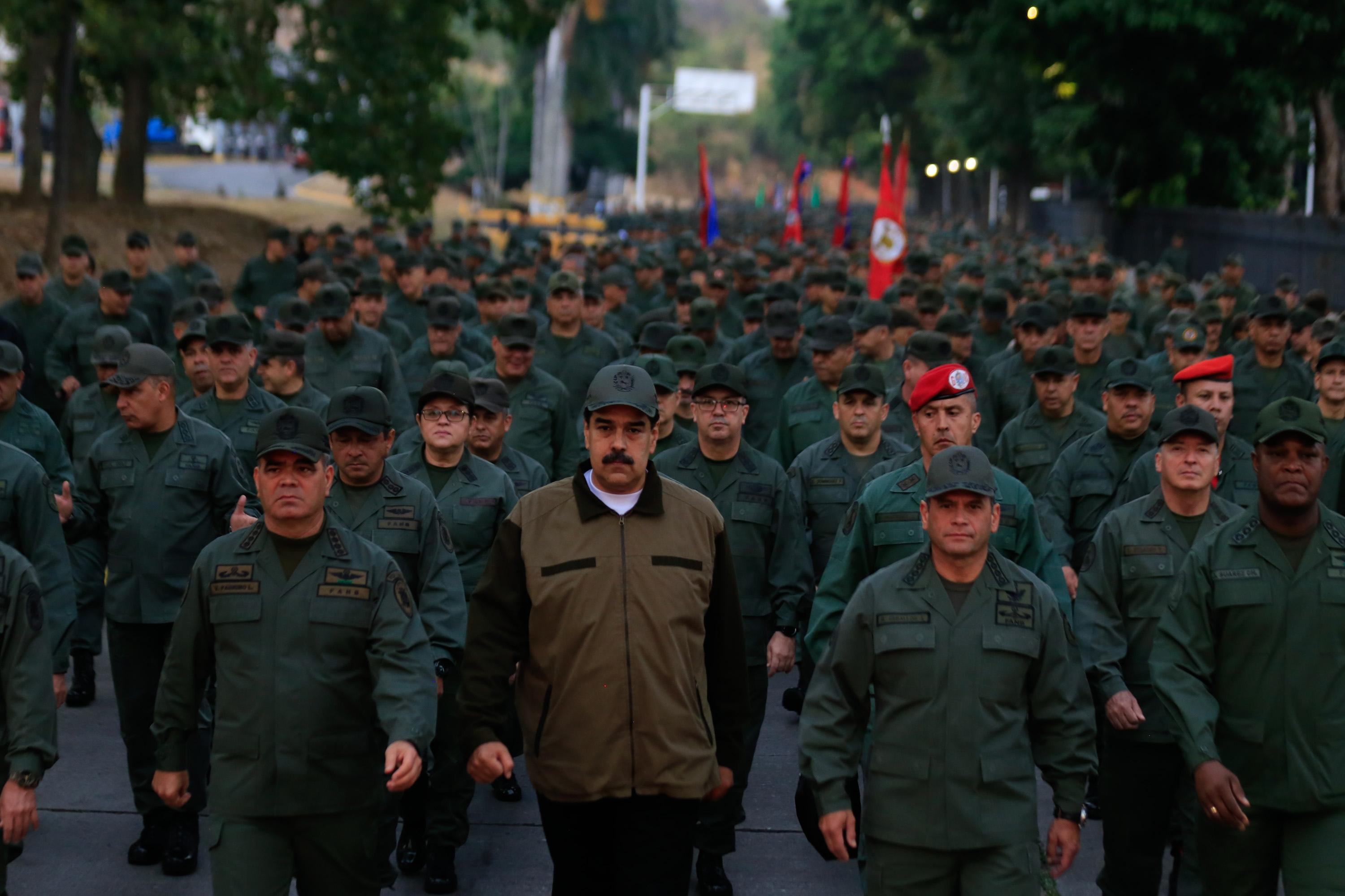 Maduro pozvao vojsku: Borite se protiv izdajnika