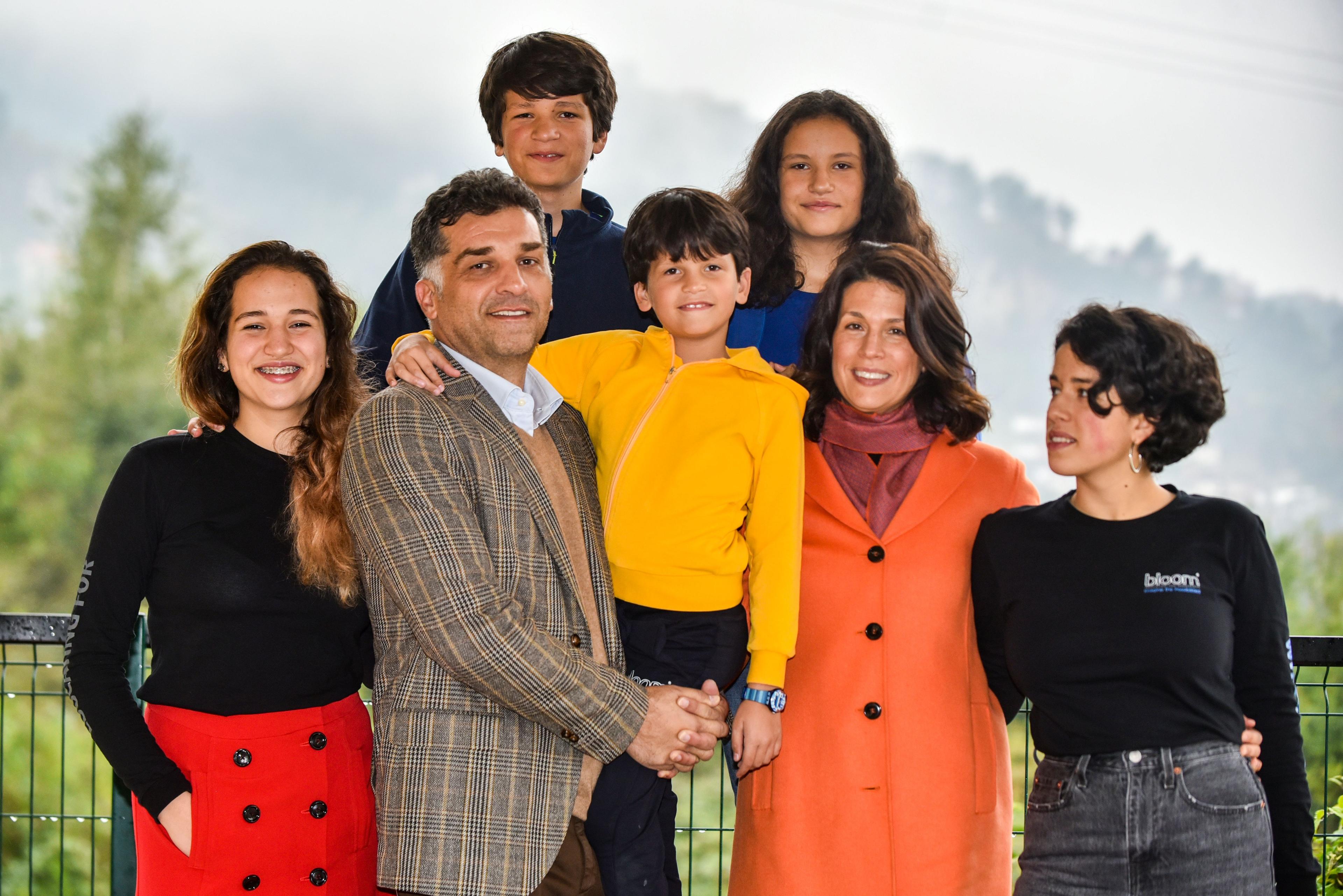 Sretna porodica: Danis sa suprugom i djecom - Avaz