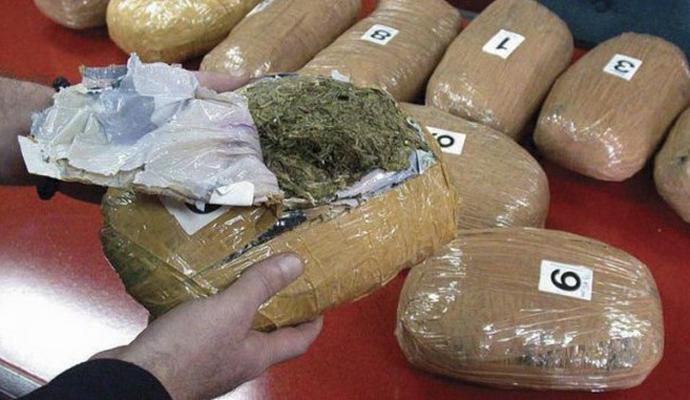 Pronađeno pet PVC vrećica marihuane i osam paketića spida