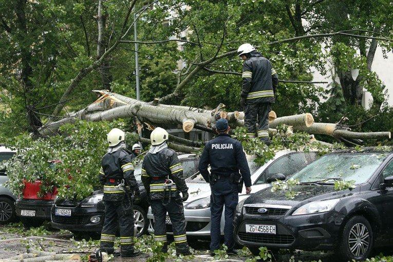 Novi udari vjetra u Zagrebu: Vatrogasci imali 700 intervencija