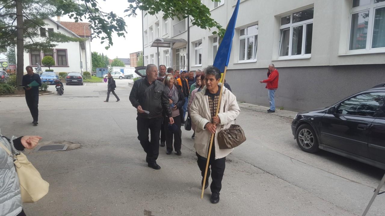 Radnici "Vitezita" pješice krenuli prema Sarajevu
